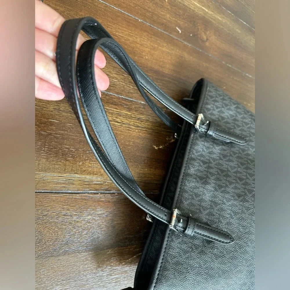 Michael Kors jet set tote bag